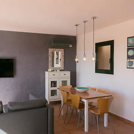 2 Bedroom Close To The Center Of Begur. Terrace And Panoramic Sea Views Apartment *