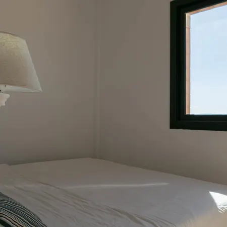 Apartment 2 Bedroom Close To The Center Of Begur. Terrace And Panoramic Sea Views Begur