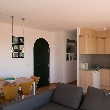 Apartment 2 Bedroom Close To The Center Of Begur. Terrace And Panoramic Sea Views *