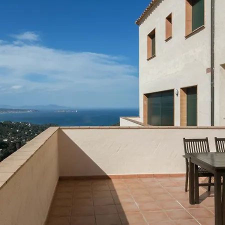 2 Bedroom Close To The Center Of Begur. Terrace And Panoramic Sea Views Apartment *