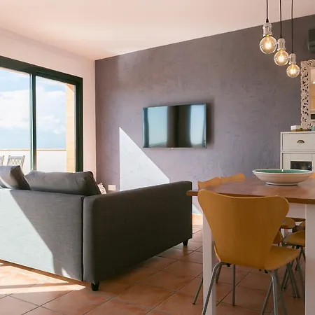 2 Bedroom Close To The Center Of Begur. Terrace And Panoramic Sea Views Begur