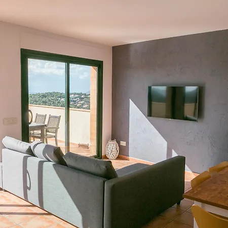 2 Bedroom Close To The Center Of Begur. Terrace And Panoramic Sea Views Begur